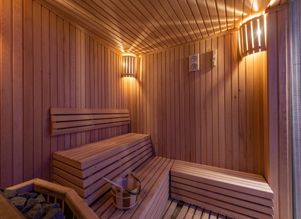 Ramada Hotel & Suites By Wyndham Al Qassim Ель-Букайрія Екстер'єр фото A modern Finnish sauna